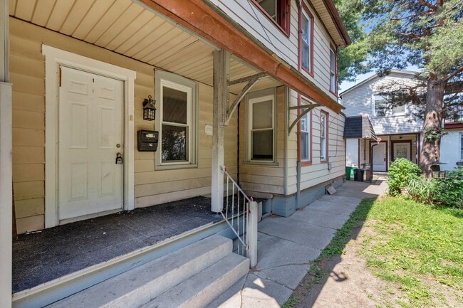 Building Photo - 523 N Ninth St