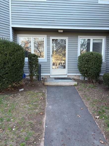Building Photo - 1410 Whitney Ave