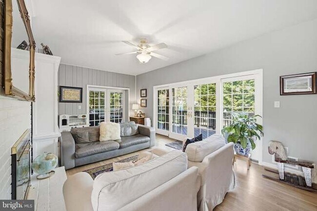Building Photo - 9220 Forest Haven Dr