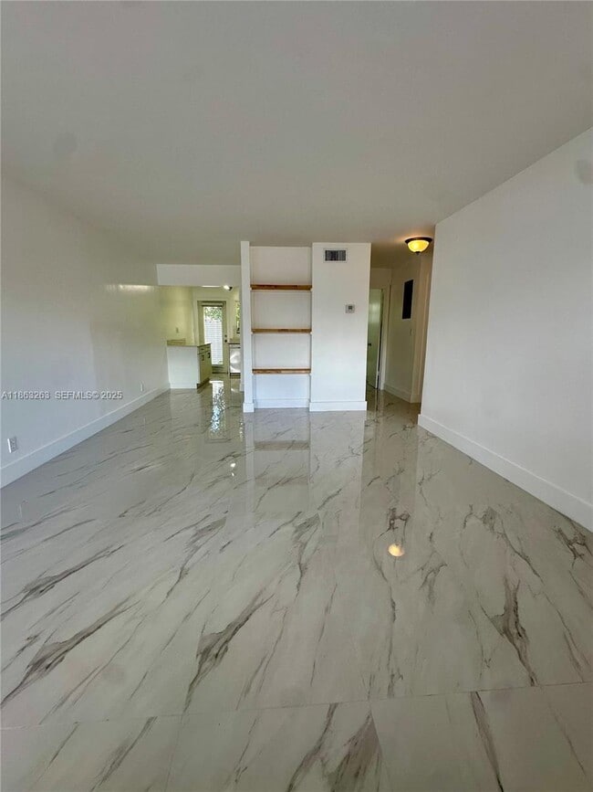 Building Photo - 1831 SW 24th St