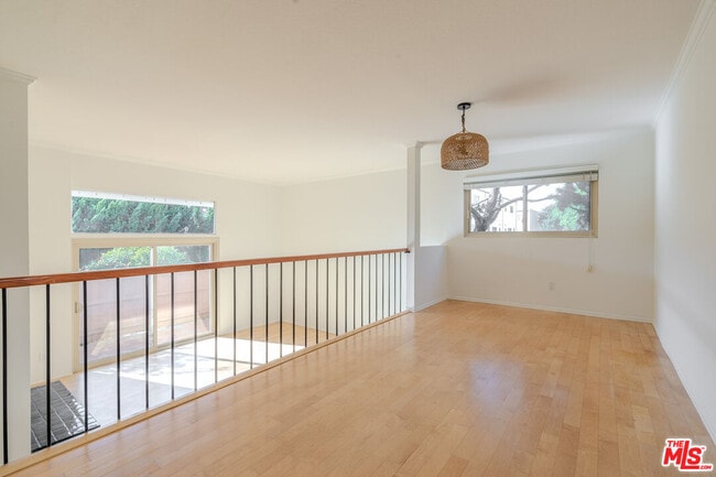 Building Photo - 11260 Overland Ave