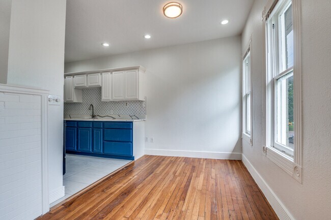 Foto del edificio - 5211 Worth St