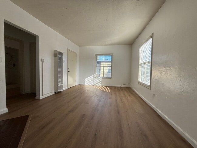 Building Photo - San Pablo 2431/2433