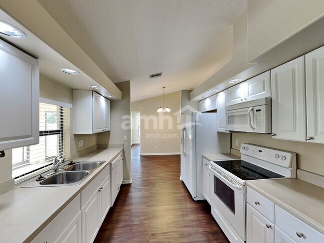 Foto del edificio - 6244 34th Pl E