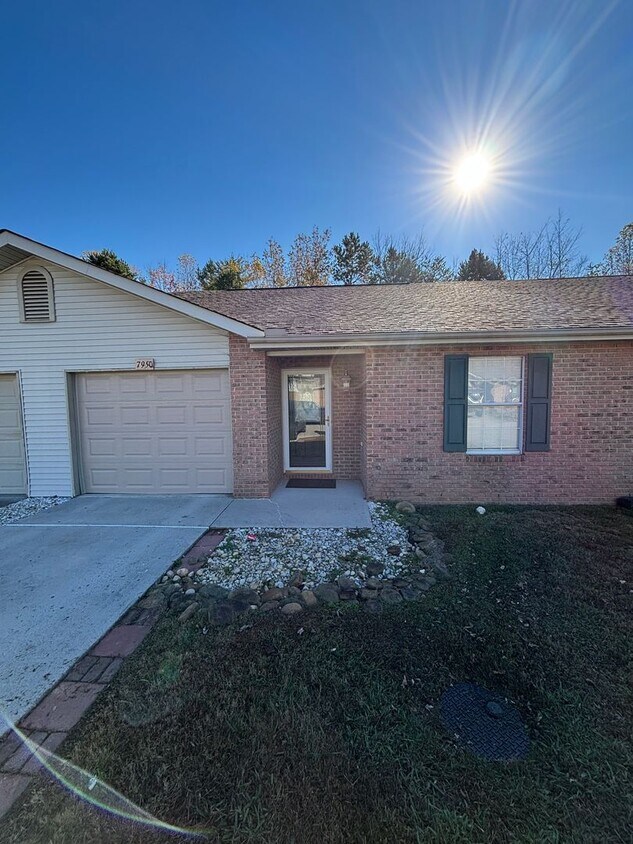 Foto principal - Cozy 3bd/2bth Condo in Powell - Minutes fo...