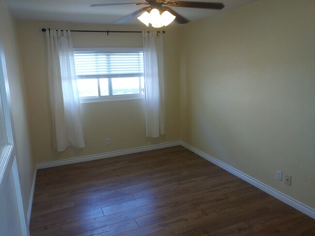 Foto del edificio - 1740 Sunset Cliffs Blvd