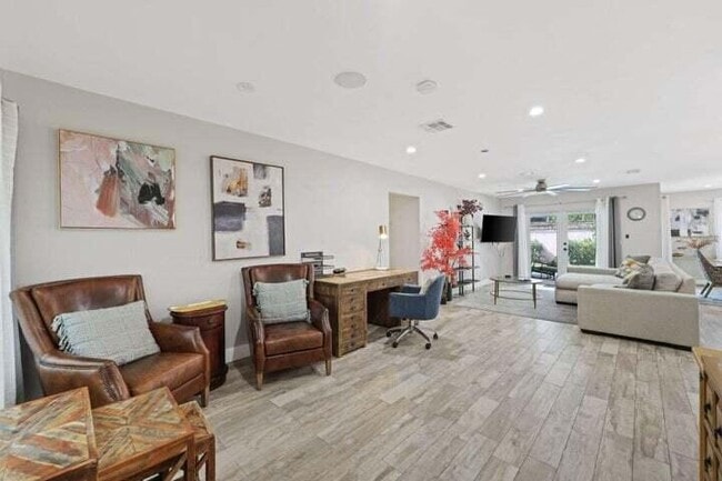 Building Photo - 513 Curlew Rd