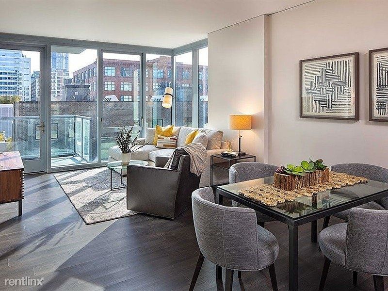 Primary Photo - 1 br, 1 bath Condo - 900 West Van Buren St...