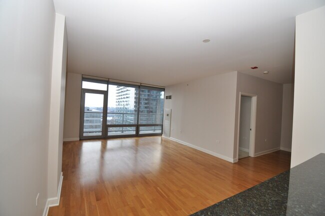 Foto del edificio - 100 E 14th St