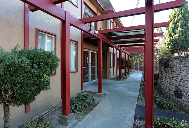 Building Photo - Marion Apartments