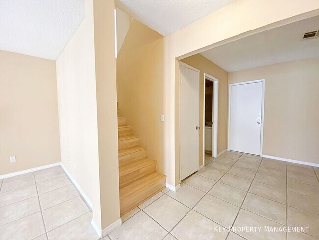 Foto del edificio - 8316 Cove Landing Ave