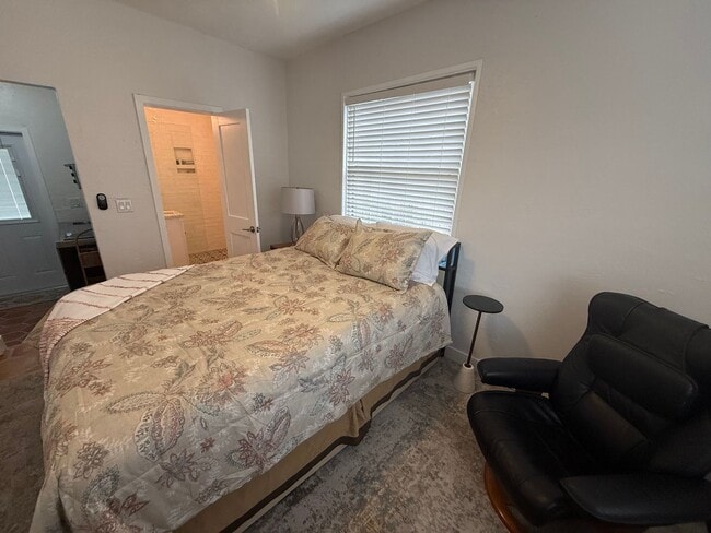 Photo - Greenbriar Efficiency Apartment