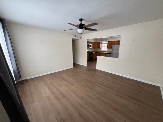 Foto del edificio - 1415 Hackberry Ln