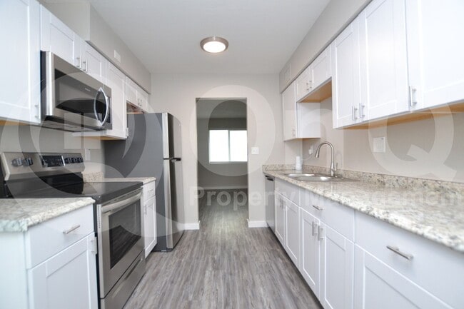 Foto del edificio - 2210 W Devonshire Ave