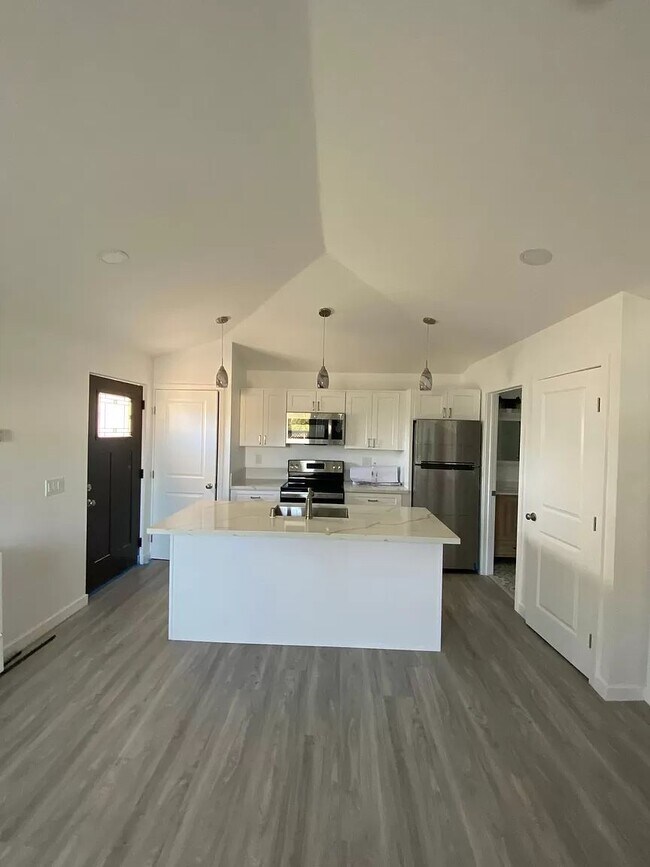 Foto del edificio - Unit B