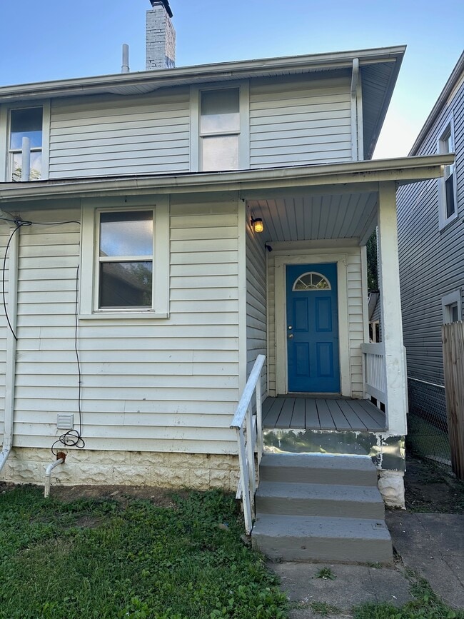 Building Photo - 1857 Bruck St