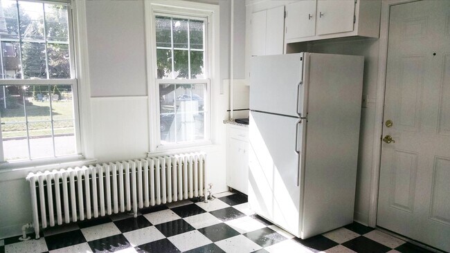 Kitchen - 390 Park Rd