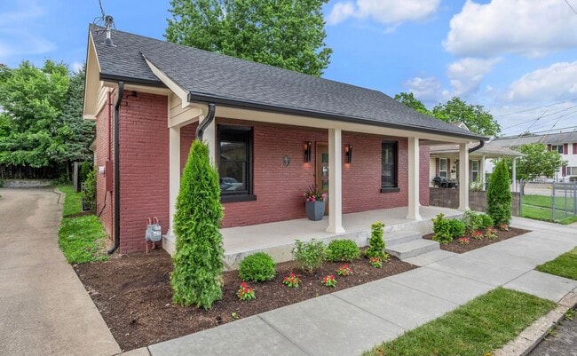 Building Photo - 373 Corral St