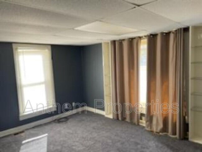 Building Photo - 1216 Menor St