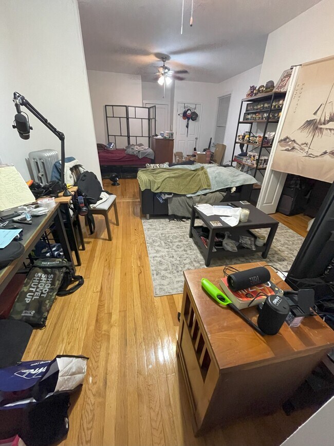 Foto del edificio - 2134 W Berteau Ave
