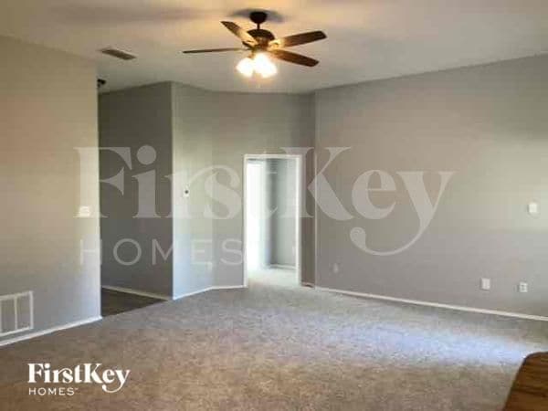 Building Photo - 729 Dema Ln