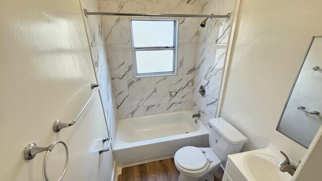 Foto del edificio - 727 S Coronado St