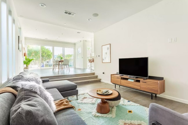 Photo - 611 Flower Ave House