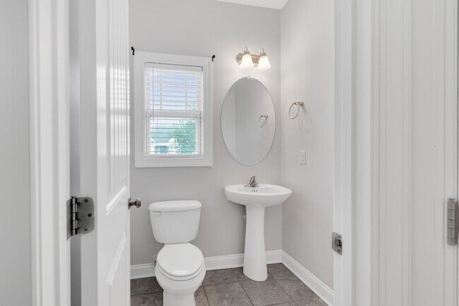 Building Photo - Beautiful home in a great neighborhood!