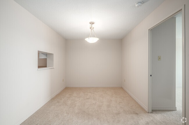 2BR, 2BA - 1,193SF - Living Room - The Grosvenor - City Place