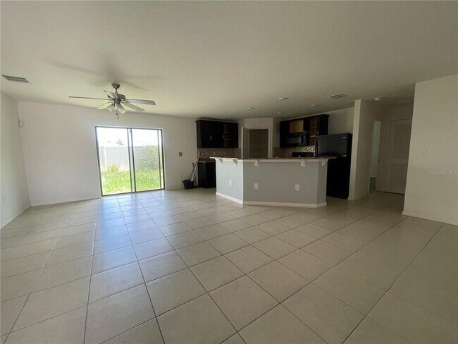 Foto del edificio - 361 Gardenia Ct