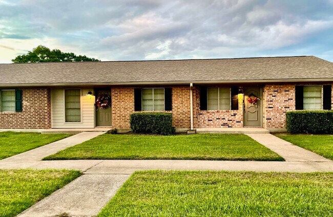 Foto del edificio - 5458 Folsom Dr