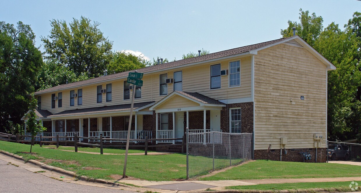 Foto principal - 600 Candor Ln