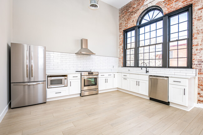 Building Photo - 301 N Loudoun St