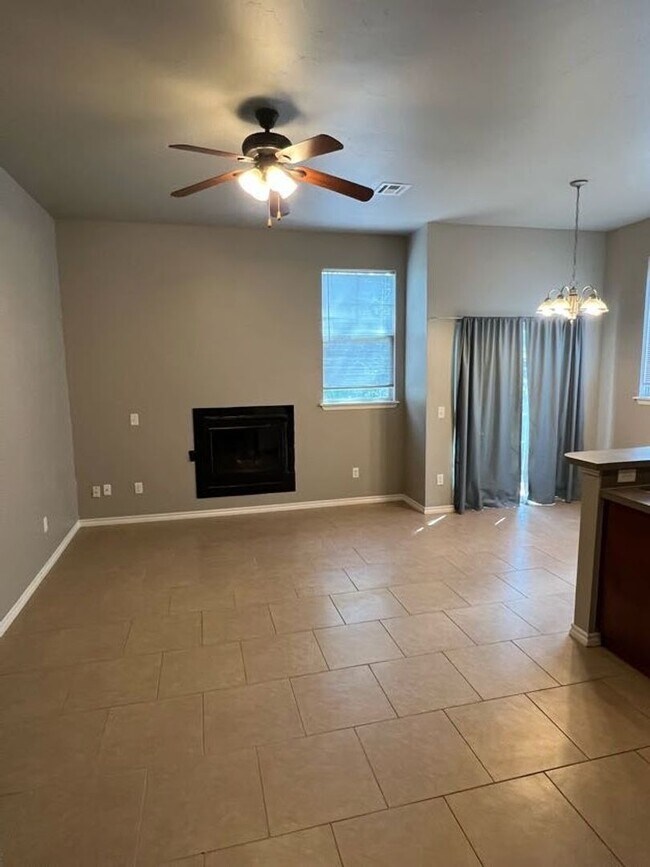 Foto del edificio - (3) Bed/(2.5) Bath Townhouse in Core Norma...
