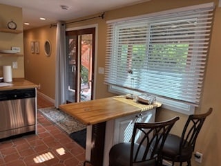 Foto del edificio - 686 Partridge Cir