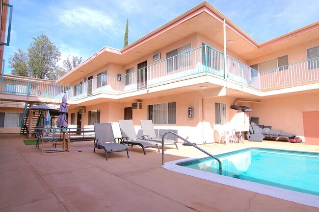 Foto del edificio - 6520 Shirley Ave