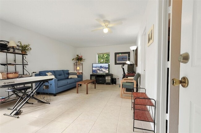 Building Photo - 2210 S 34th St