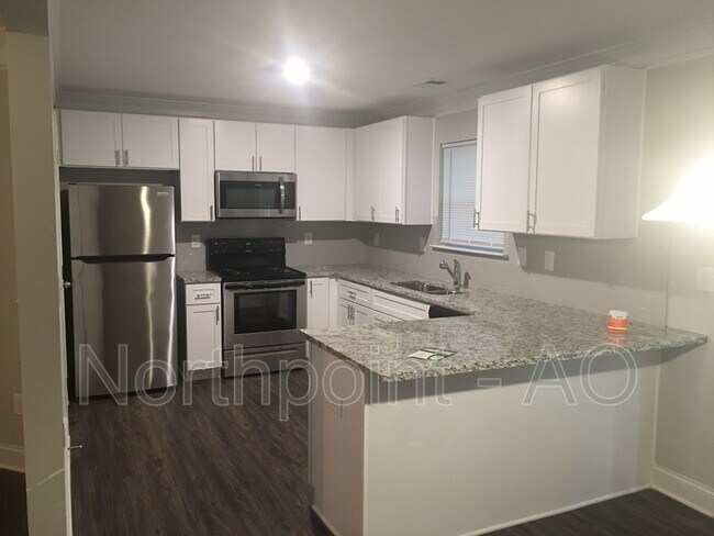 Foto del edificio - 5241 Hanover St