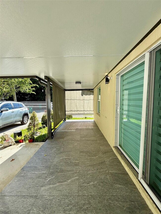 Foto del edificio - 792 NW 29th Terrace