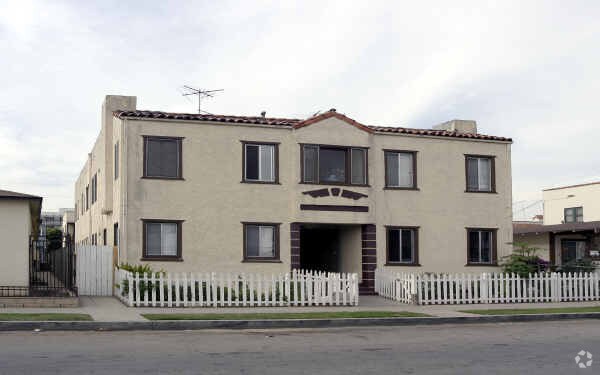 Foto del edificio - 1035-1039 Lime Ave