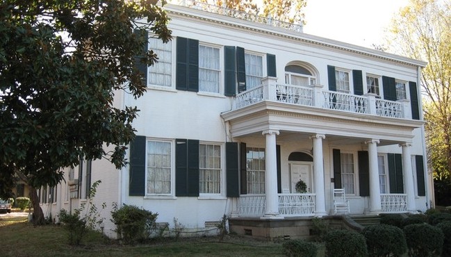 Residences at Gracie Mansion - Apartments in Little Rock, AR ...