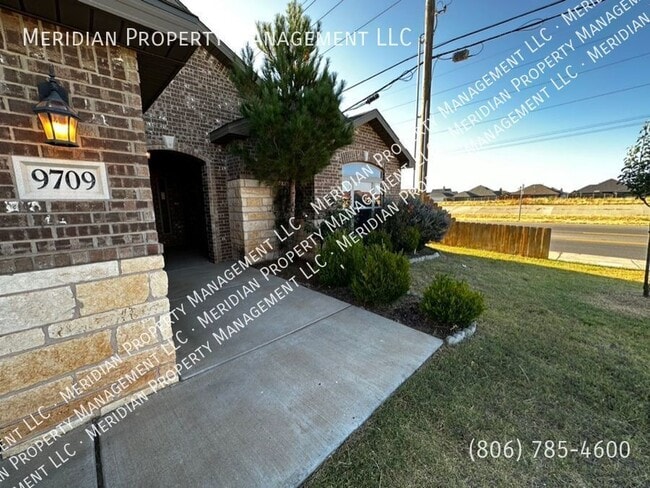 Building Photo - 9709 Ross Avenue