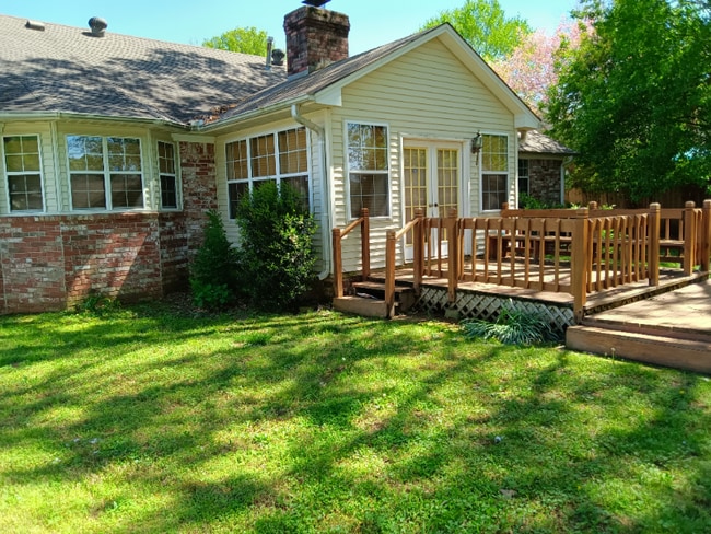 Building Photo - 103 Live Oak Dr