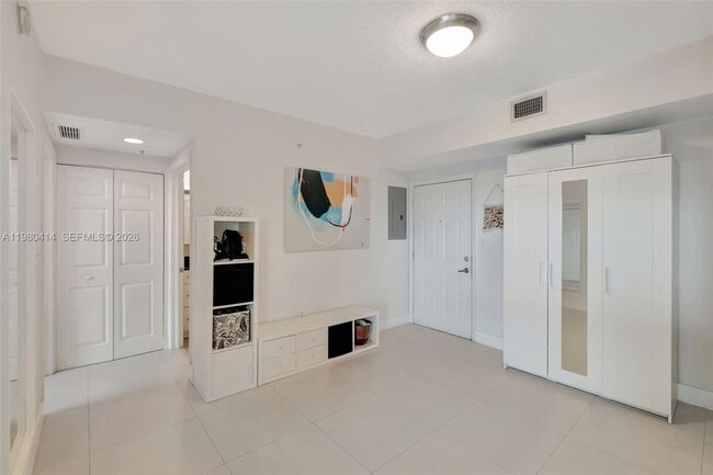 Building Photo - 275 NE 18th St