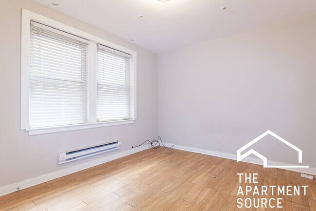 Foto del edificio - 511 W Belmont Ave