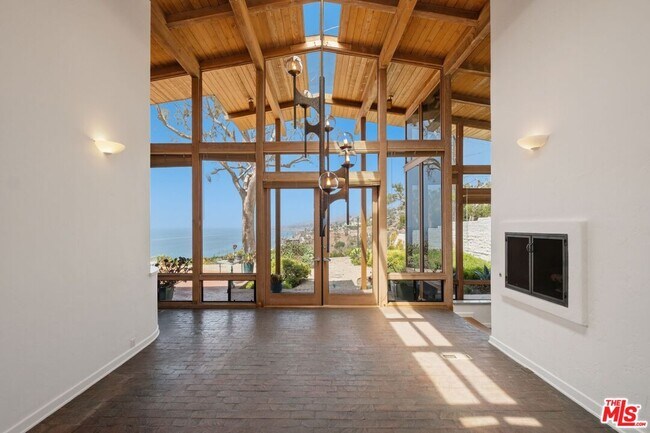 Foto del edificio - 3909 Sierks Way