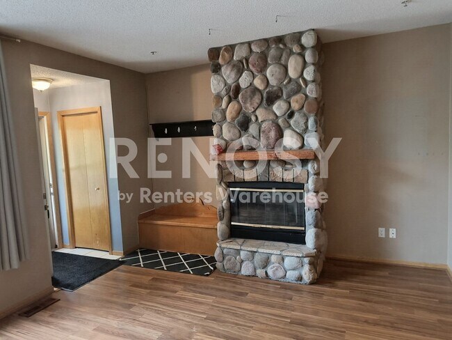 Foto del edificio - 2752 Autumnwood Ln