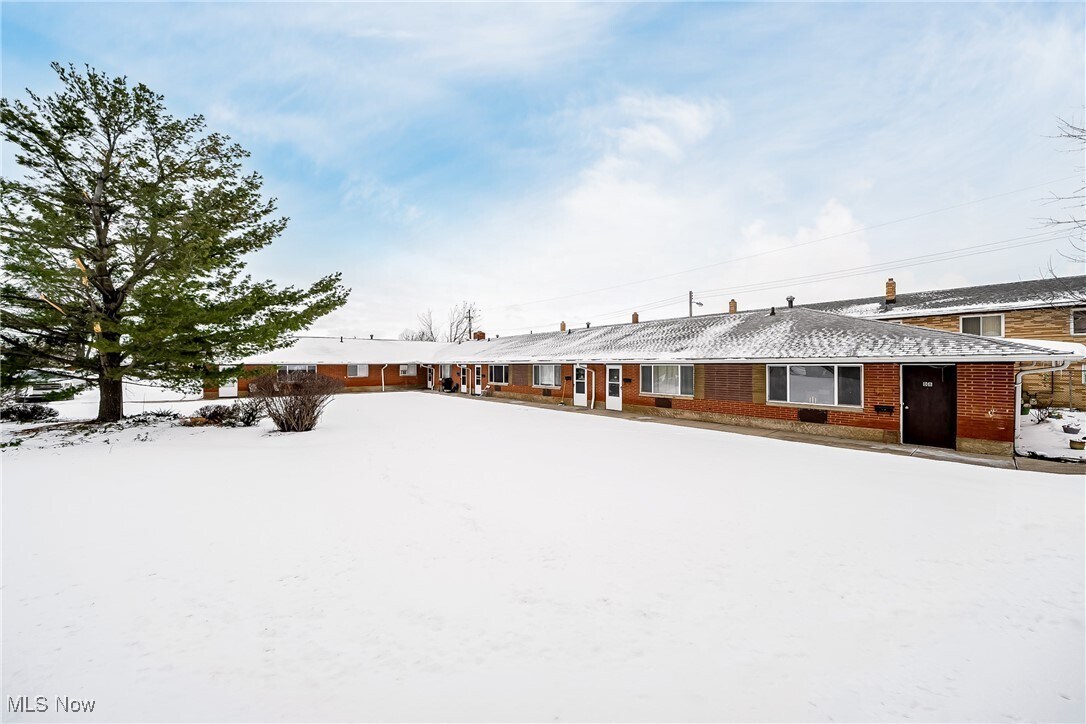 30050 Euclid Ave Wickliffe, OH 44092 – photo 2