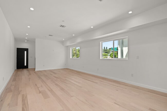 Foto del edificio - 3564- 3566 Eagle Rock Blvd Los Angeles, CA...