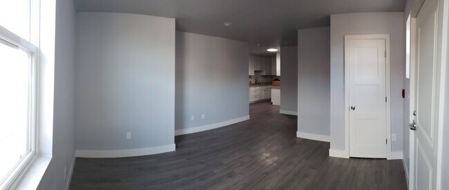 Entrance / Family Room - 1154 98th Ave